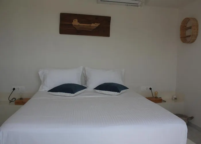 Orkeli Casa * Πλάκα